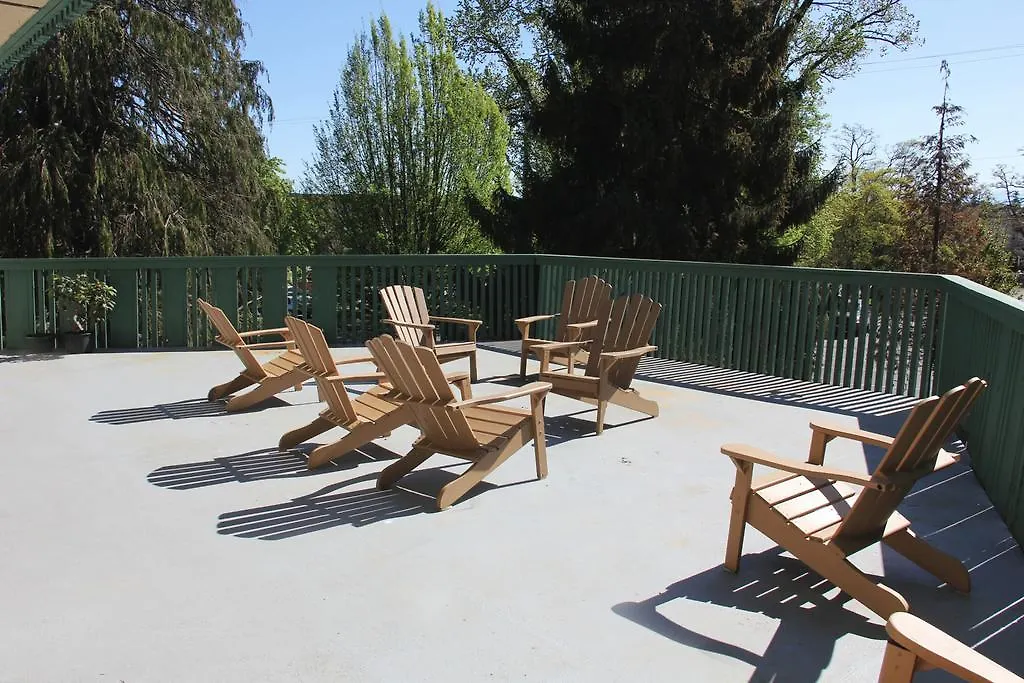 Robin Hood Inn And Suites Victoria